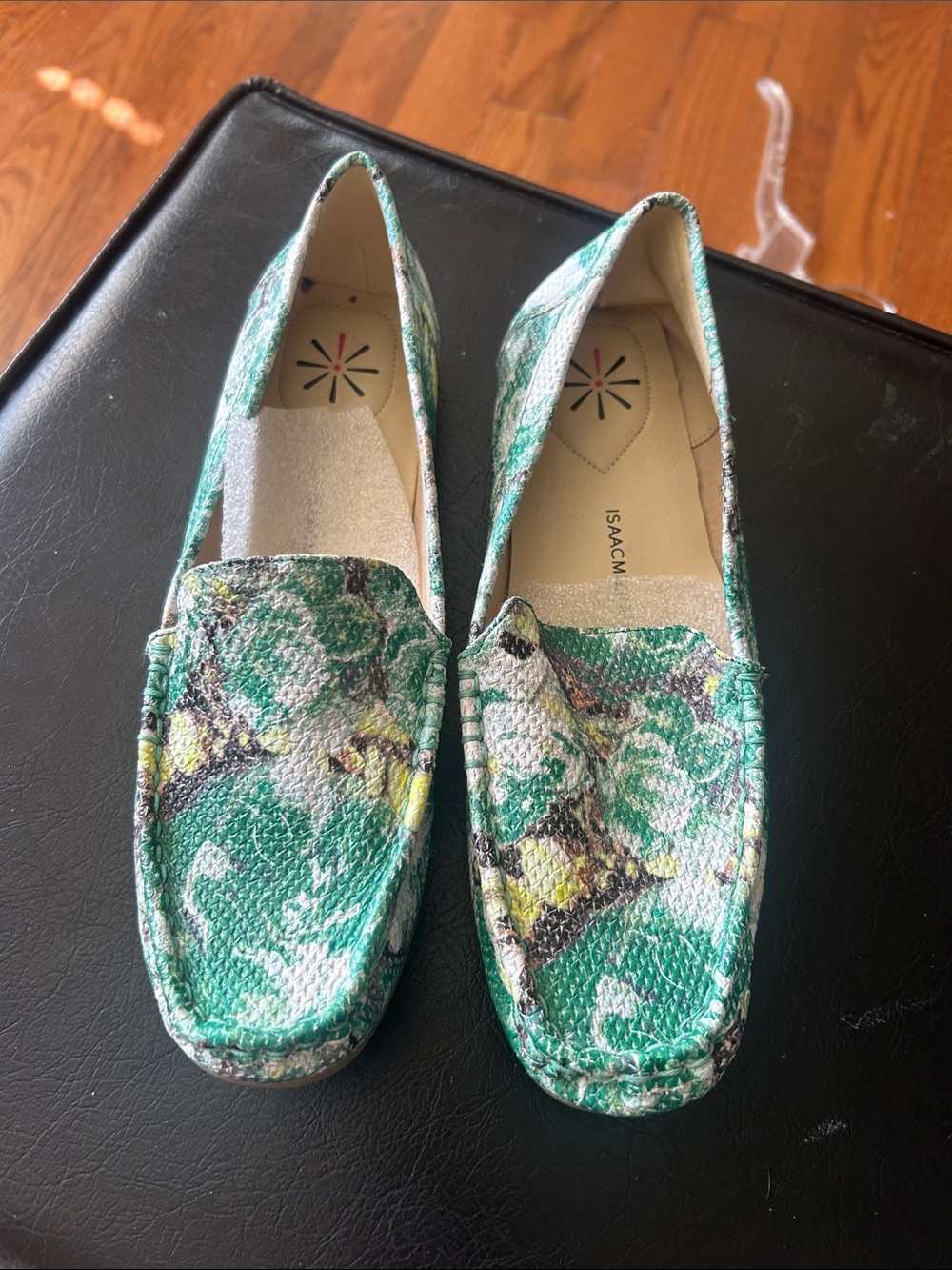 Isaac Mizrahi Green Floral Textured Slip-Ons